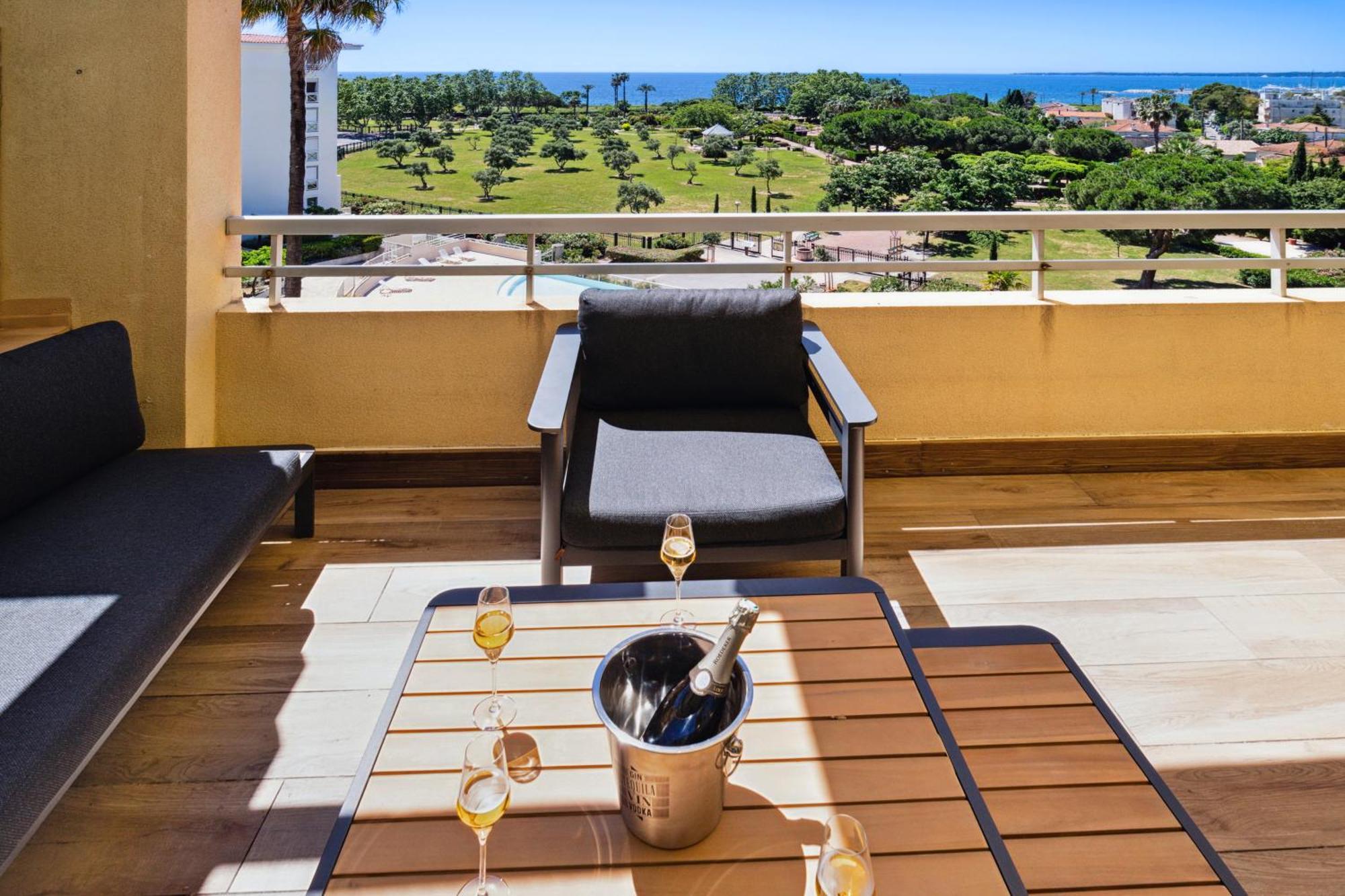 Duplex Villa Les Pins 89M2 Et Terrasse 30M2 Antibes Bagian luar foto