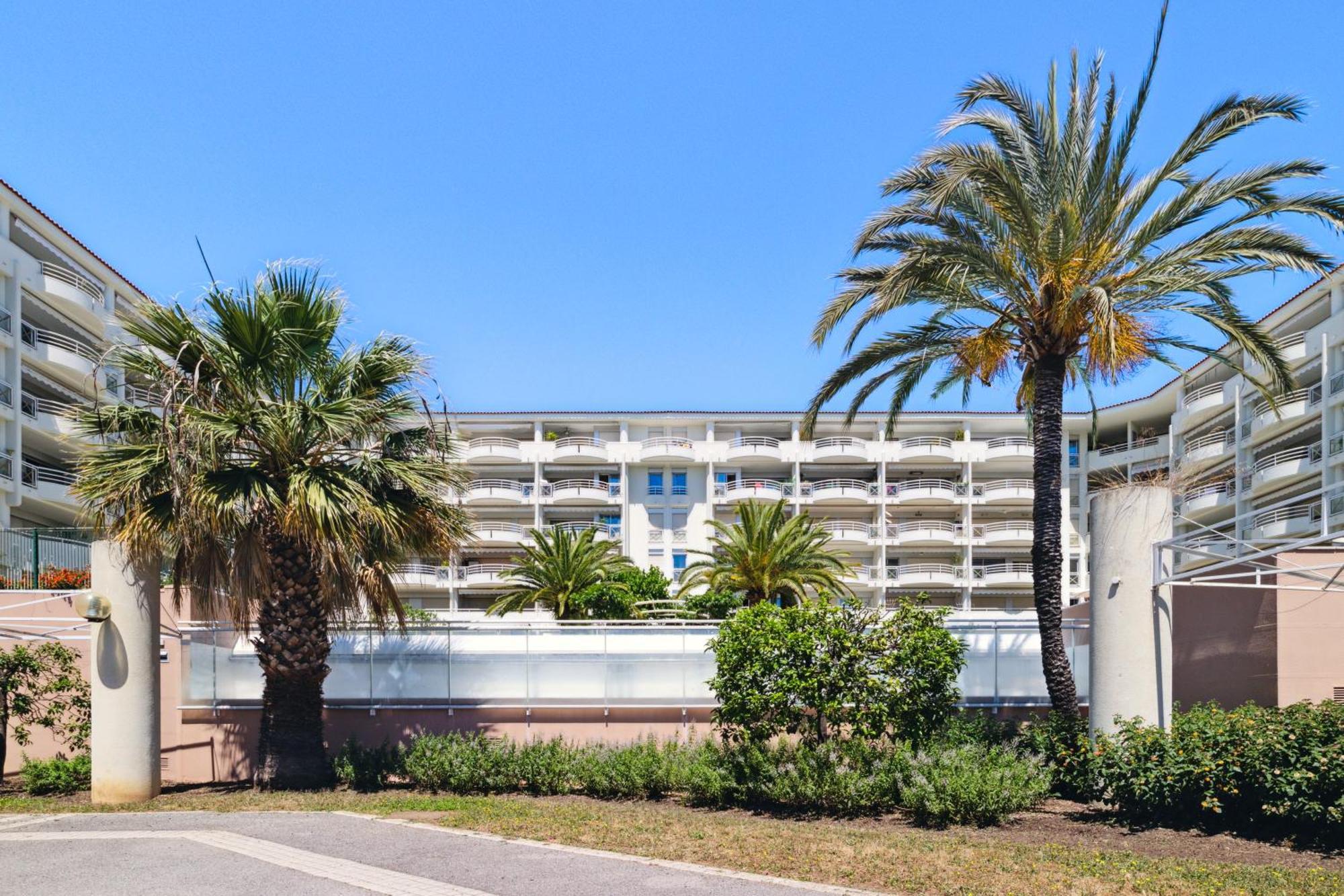 Duplex Villa Les Pins 89M2 Et Terrasse 30M2 Antibes Bagian luar foto